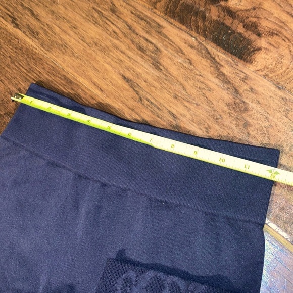 Fabletics black XS Capri leggings workout pants athletic gear floral mesh net XS - Picture 12 of 12